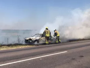 auto-incendiado-en-la-ruta-2