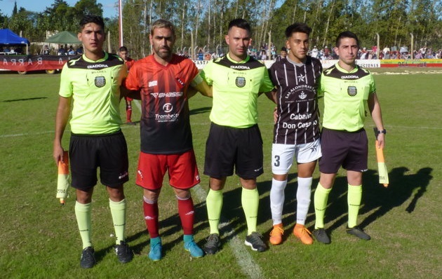 4CAPITANES Y ÁRBITROS