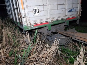 CHOQUE AUTO CAMION VILLEGAS 4