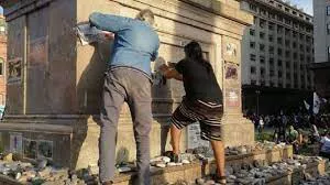vandalismo plaza de mayo
