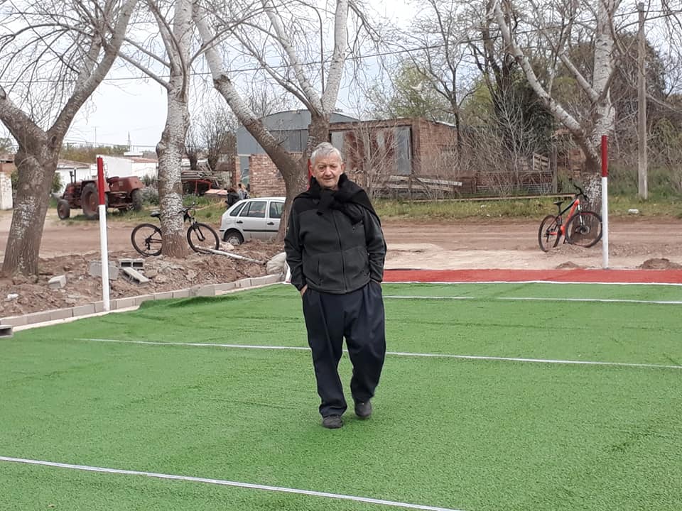 42093970_2097192443625750_1530923083861327872_n