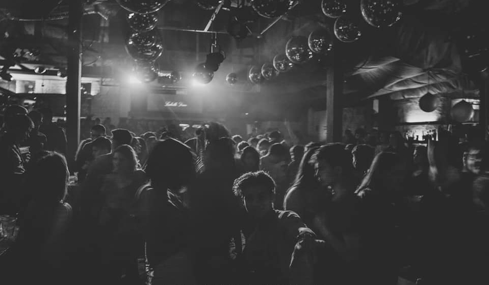 41833299_10156716907873988_6286149258668146688_n