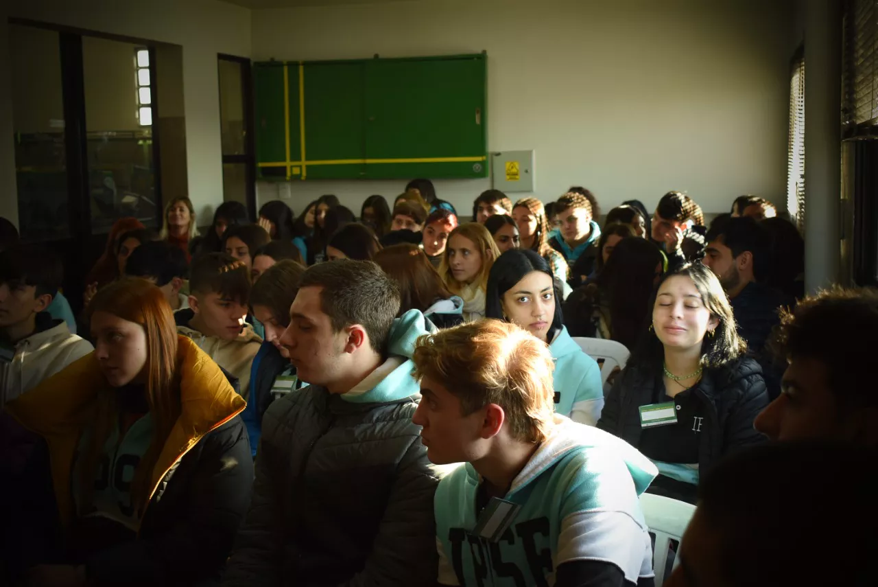 cb84295f-653c-433c-9ac4-d17251158fe3