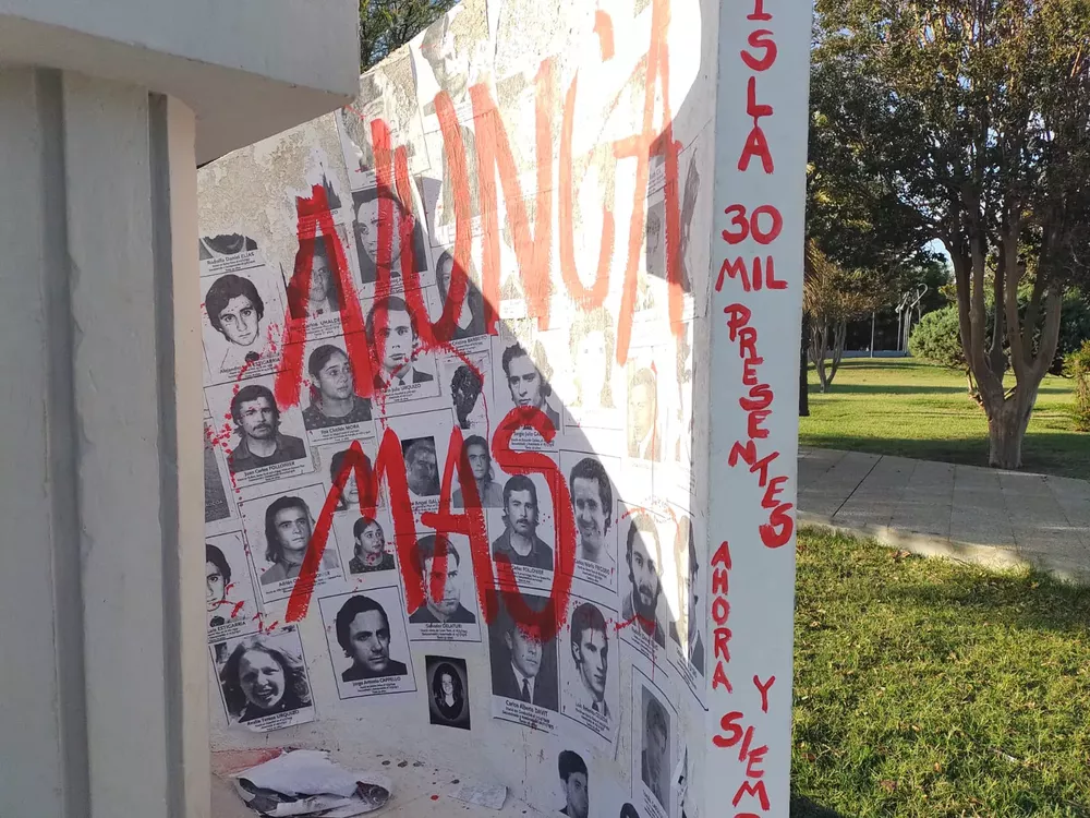 Monumento Irigoyen 2