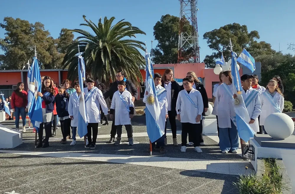 bandera 2023 2 (FILEminimizer)