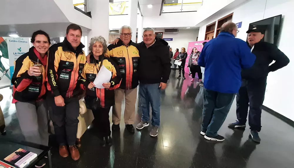 312824084_10221889664418178_8268059160827516087_n