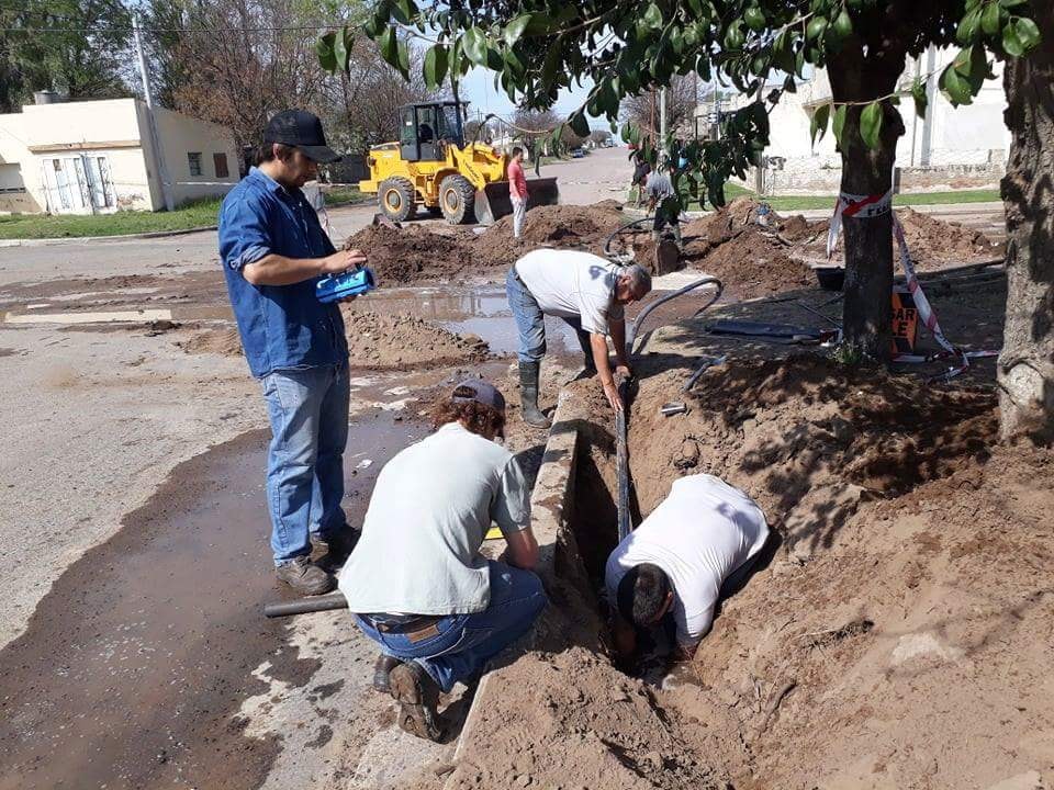 41863293_1902735736476583_777724800989659136_n