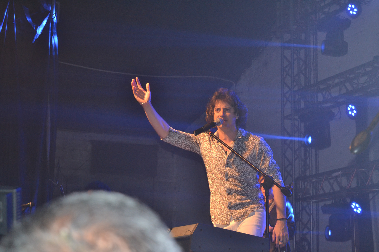 8025015c-f9fd-4865-9ca6-0f0fa0a690ea