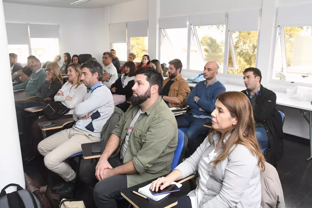 382944_resize-of-gus_1568