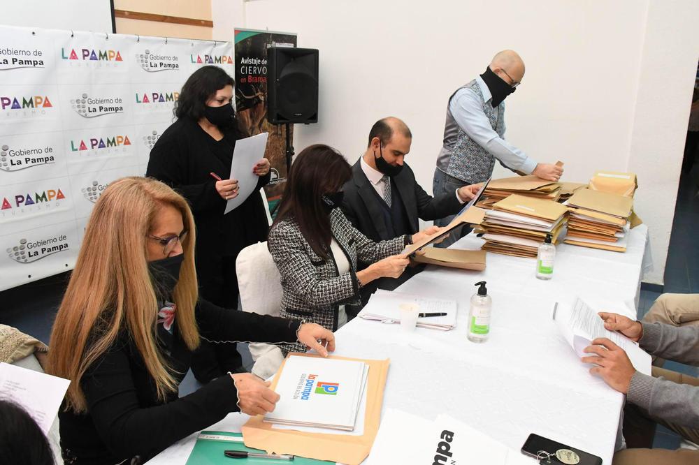 Concurso logotipo gestión Ziliotto 3