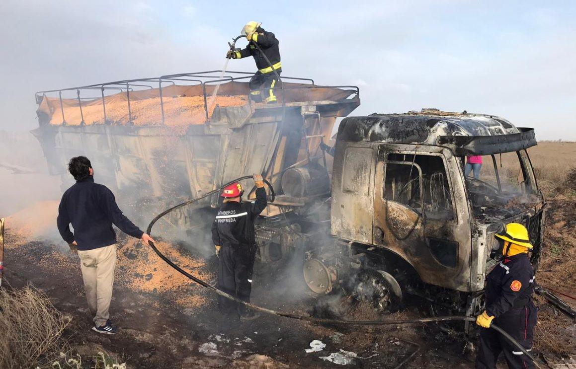 Incendio camion en el Guanaco 1