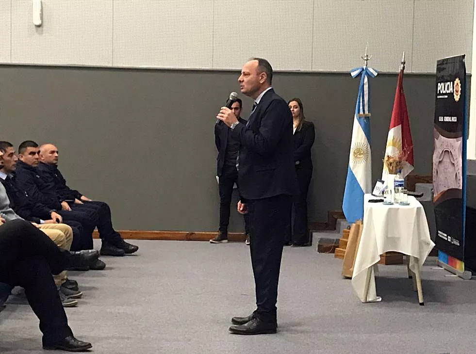 6f1666fa-315b-4806-8d78-610be654385e