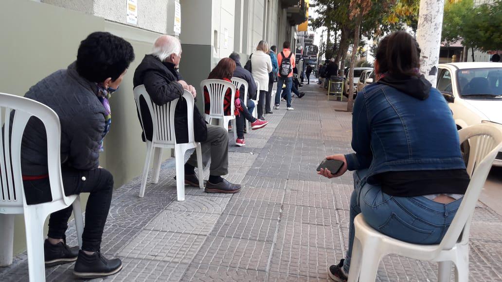 FILAS BANCOS SANTA ROSA 1