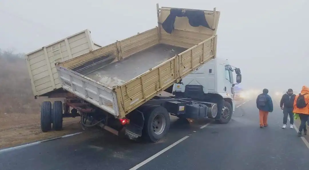 ruta-c-45-dos-personas-heridas-tras-choque-entre-camion-y-auto-2