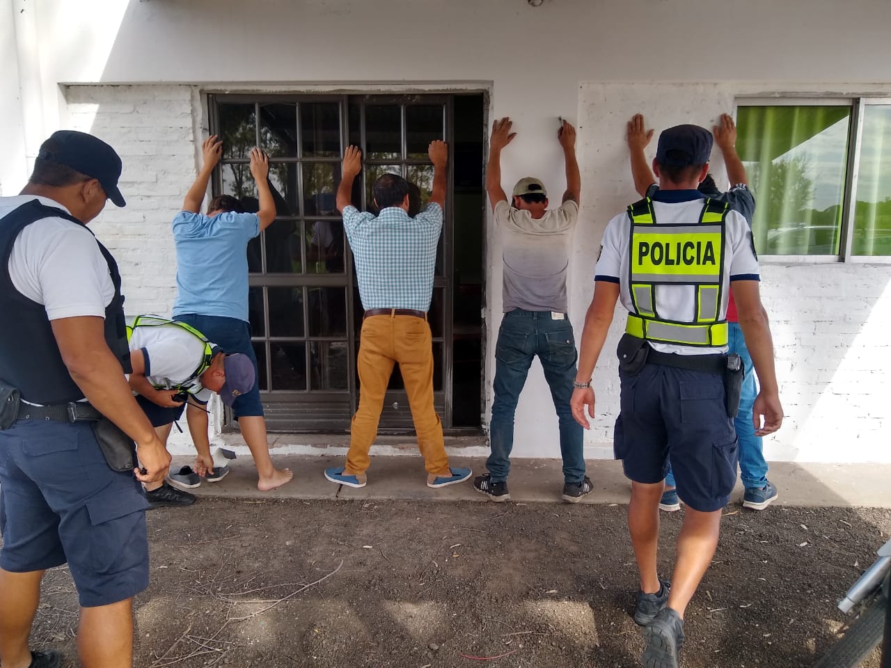 dcb27b8e-d8ce-49a8-879f-de59c23939b2