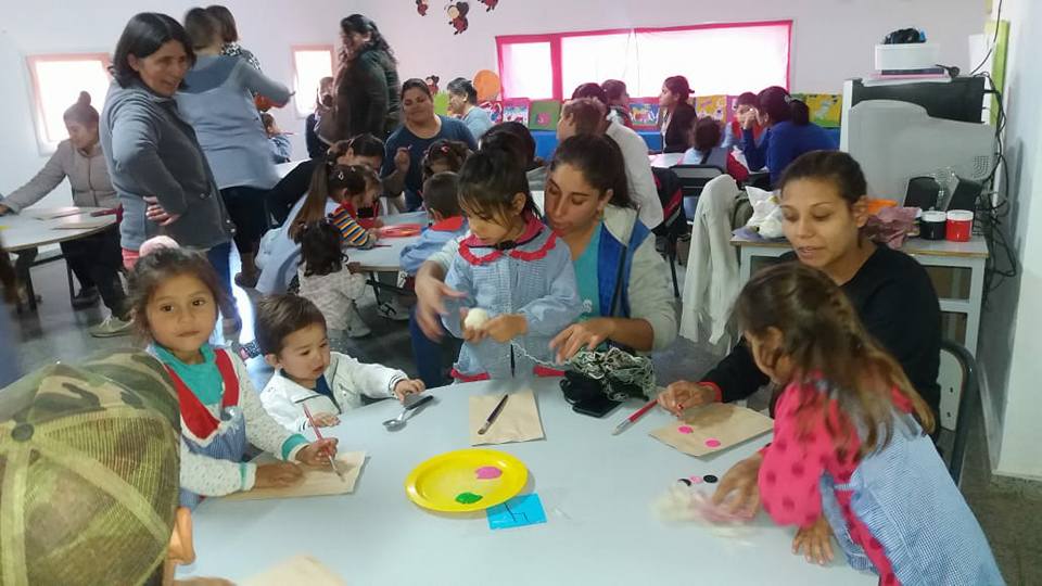 33337604_1923047704373559_8090934356563984384_n