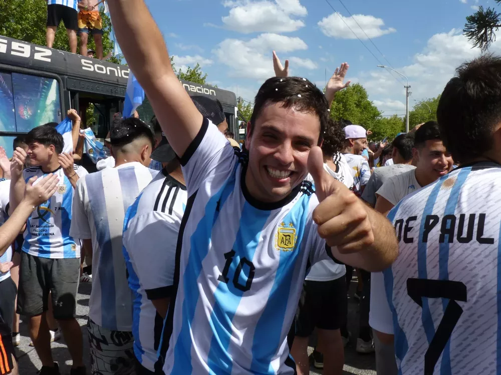 festejos argentina campeon mundial 74 (FILEminimizer)