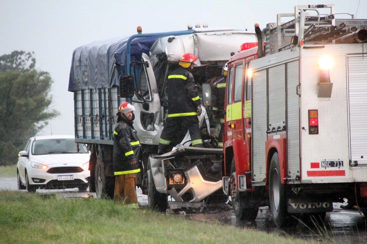 CHOQUE FATAL 2 CAMIONES 2