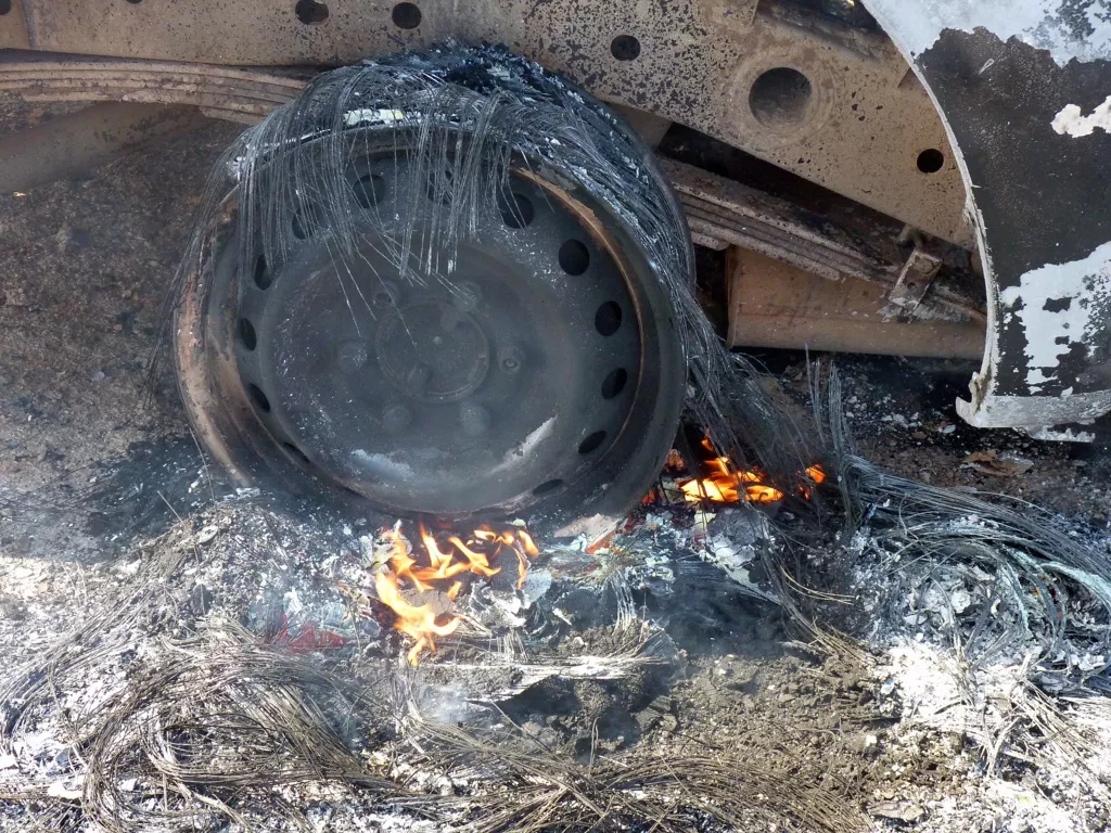 incendio camioneta 4 (FILEminimizer)