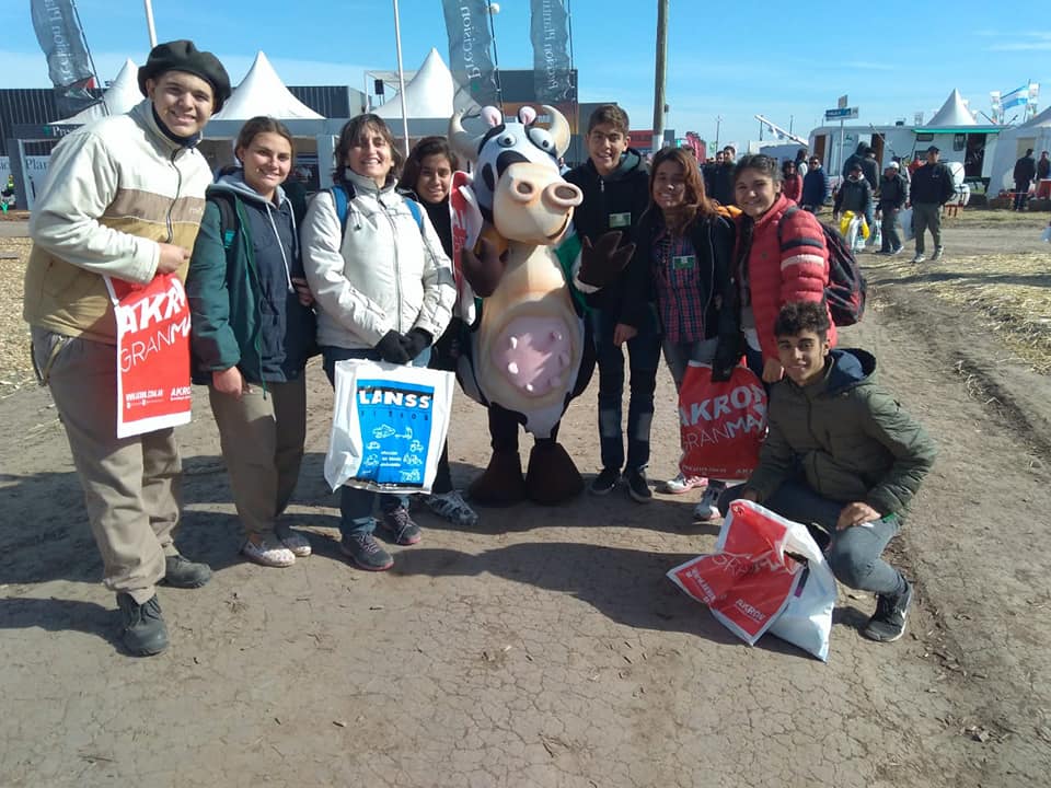 34688242_591675797883149_4877915437490241536_n