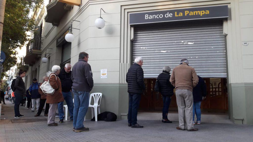 FILAS BANCOS SANTA ROSA 3