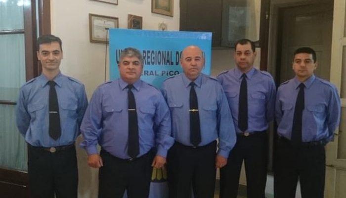 Uniforme-Polis-700x400