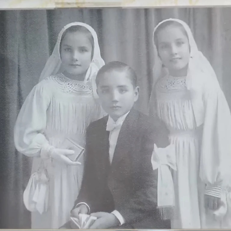 mirta con sus hermanos