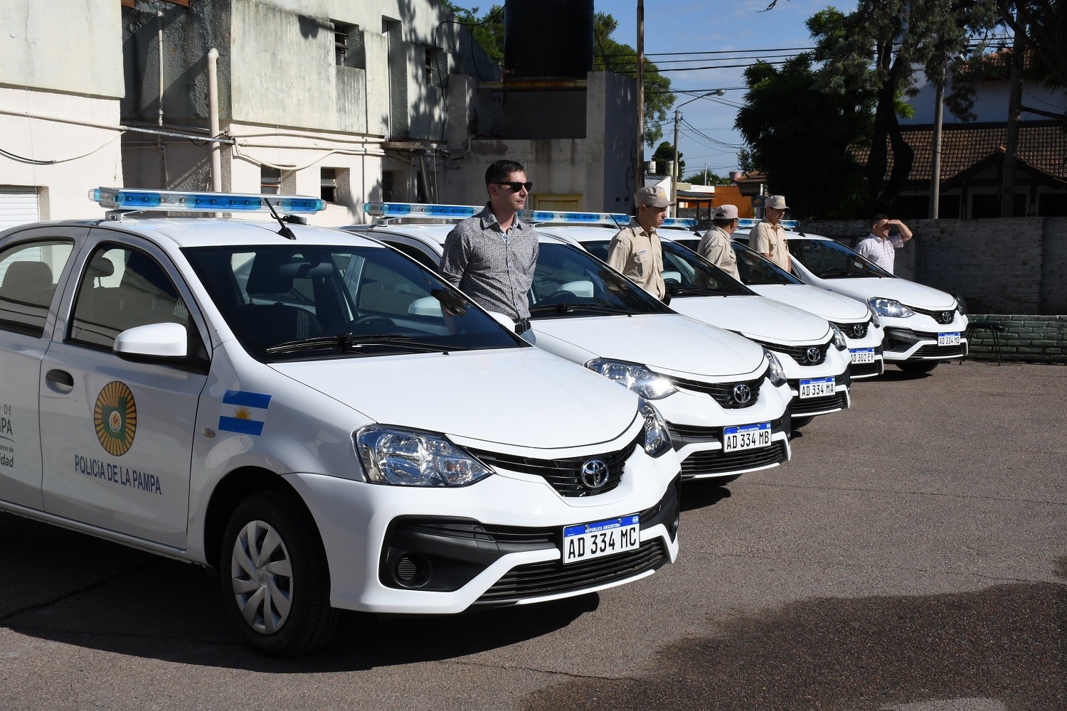 ENTREGA VEHICULOS A LA POLICIA 3