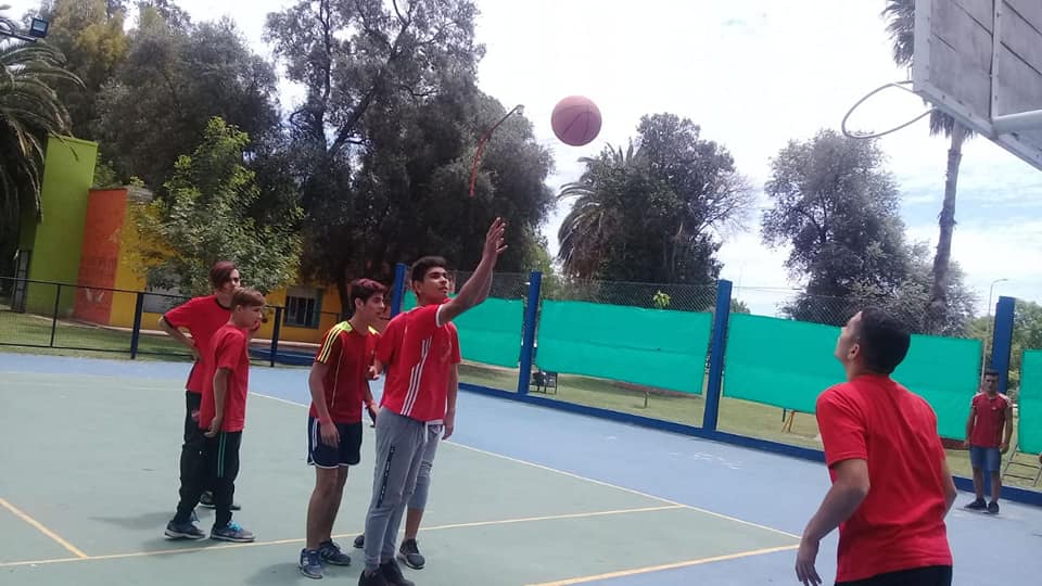 46696272_2186500701361590_3258072249835454464_n