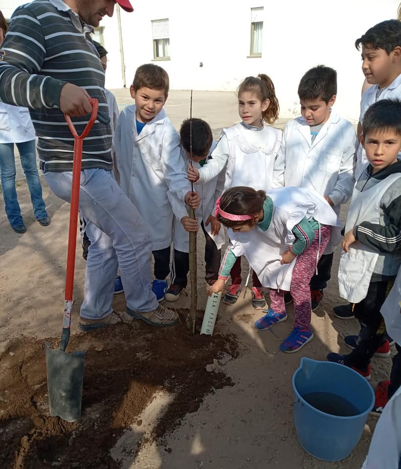 69304356_2636237349721254_654997484895993856_n