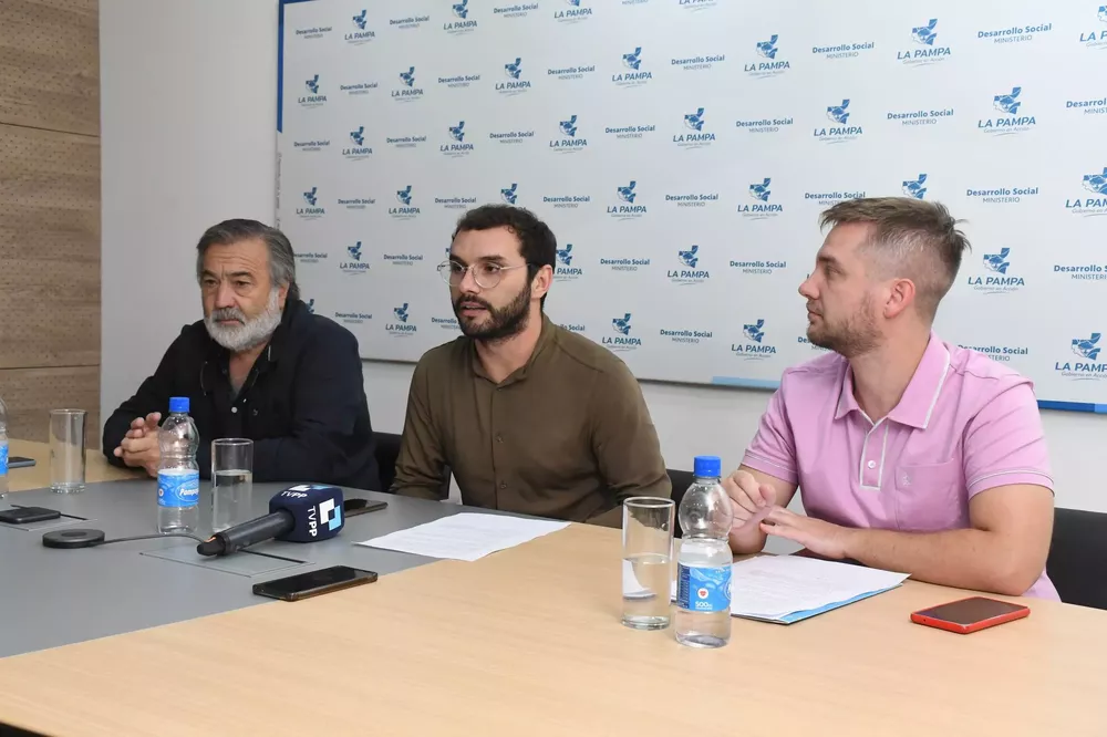 307081_resize-of-gus_4984