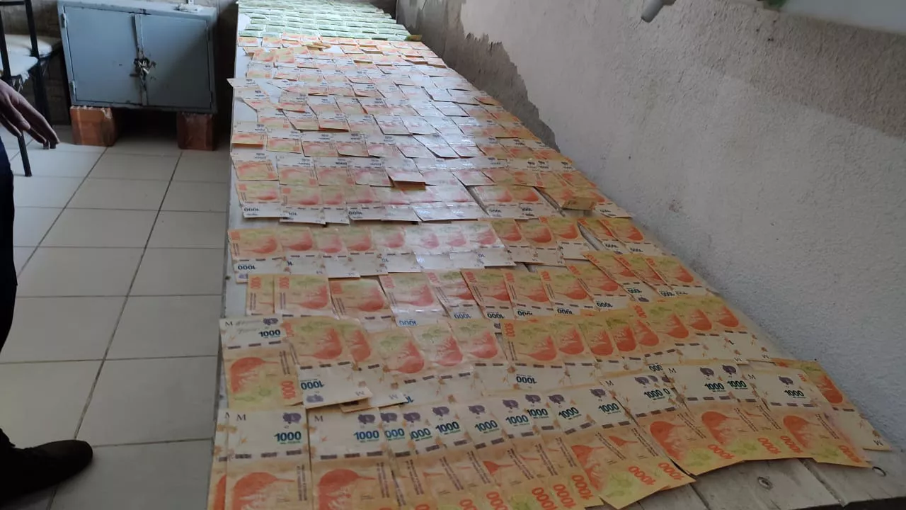 ca5128a4-6ee6-4654-a8a0-97354a63d9d6