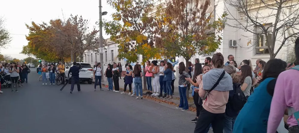DOCENTES AUTOCONVOCADOS