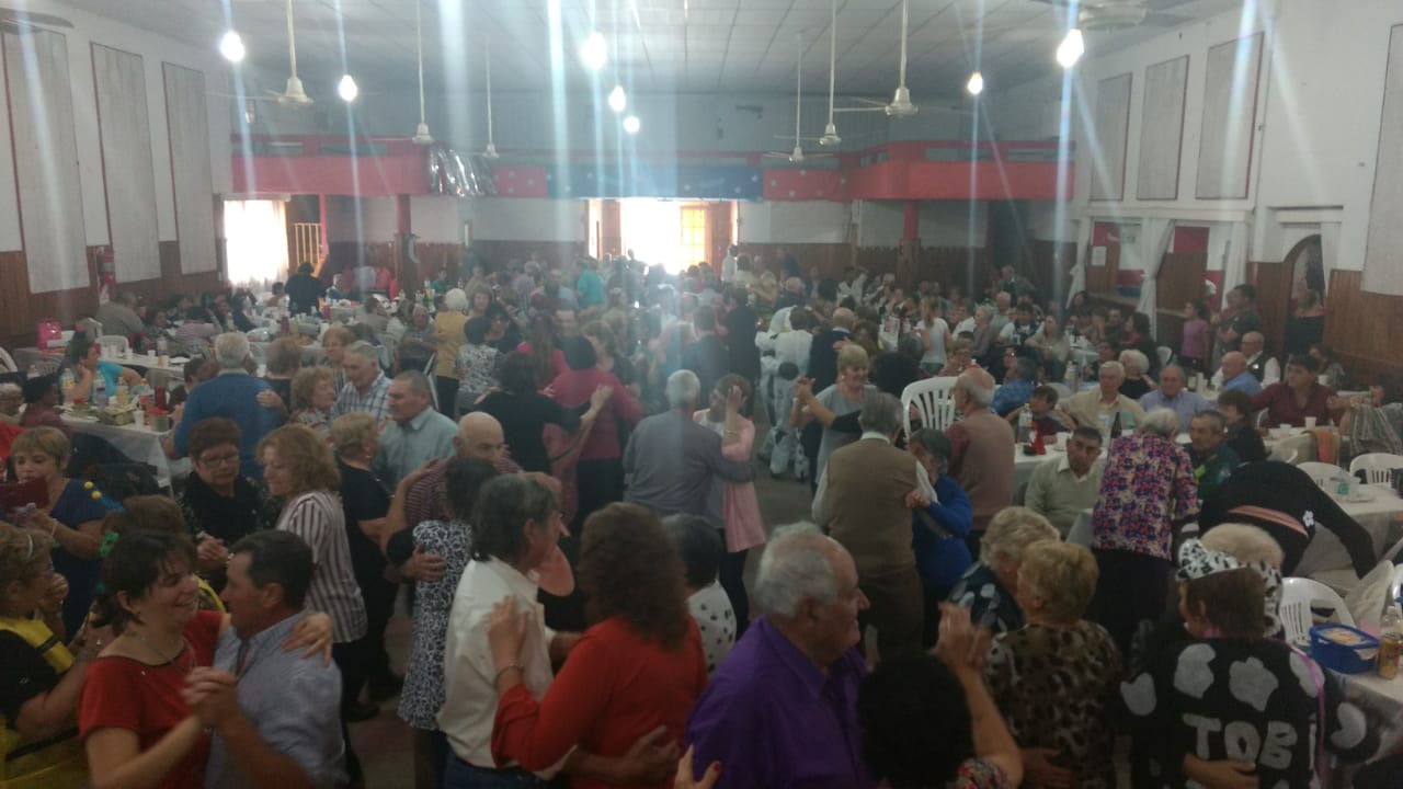 2a4774d1-a04a-4a9c-bb58-da6b17d29a5e