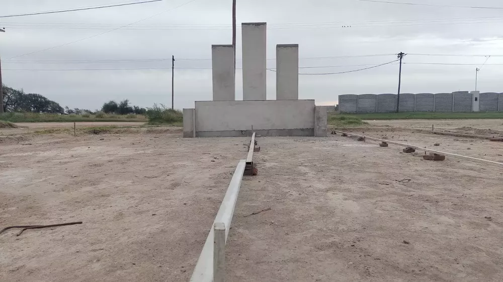 aa  a monumento a la memoria avance