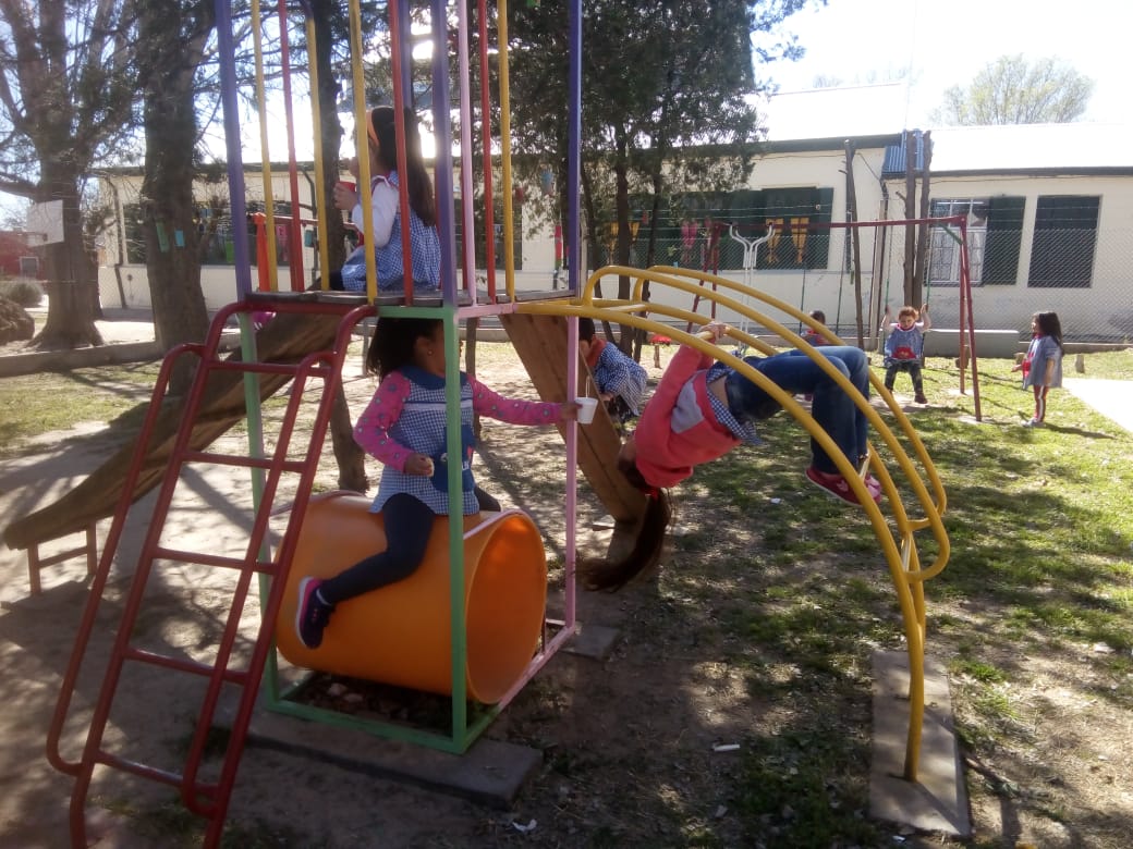 fdf643c8-f748-44b5-afb1-0a1c4b3f4d77