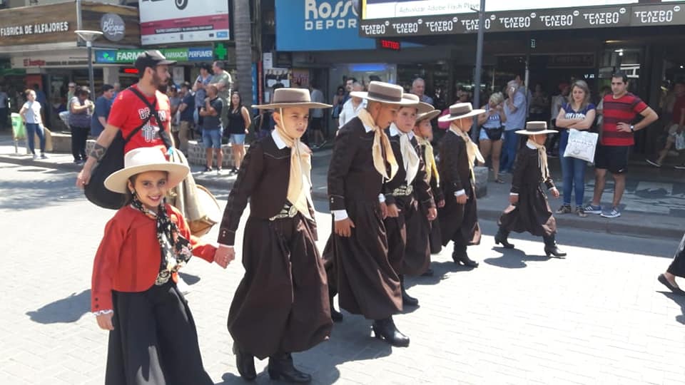 72332083_819778101796046_5425916581144166400_n