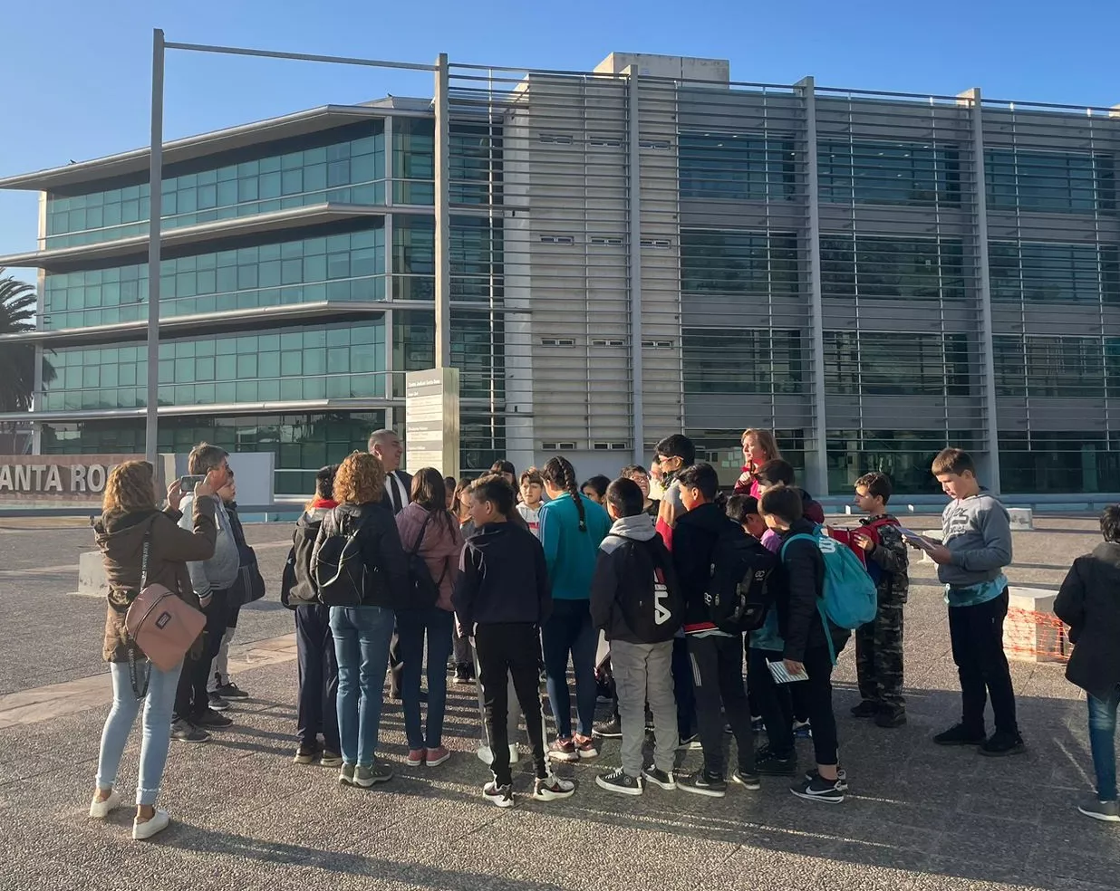 Estudiantes de Colonia Baron