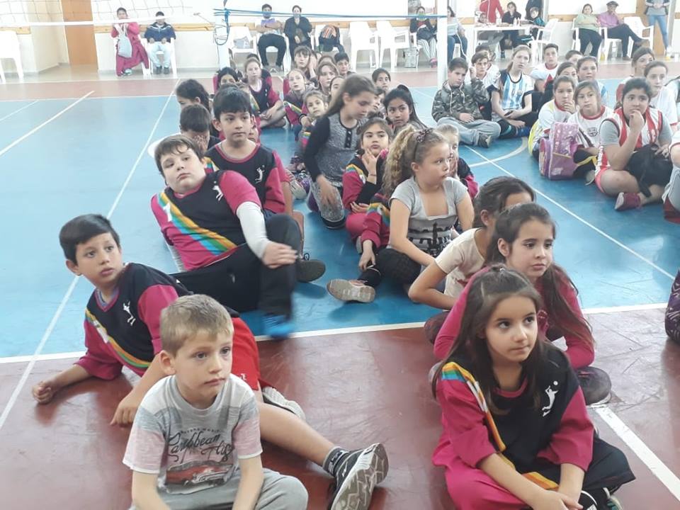 41280759_877152316007110_6016571783749042176_n