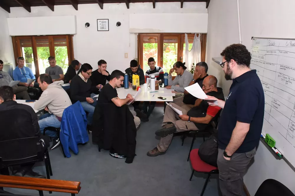 306317_resize-of-gus_3194