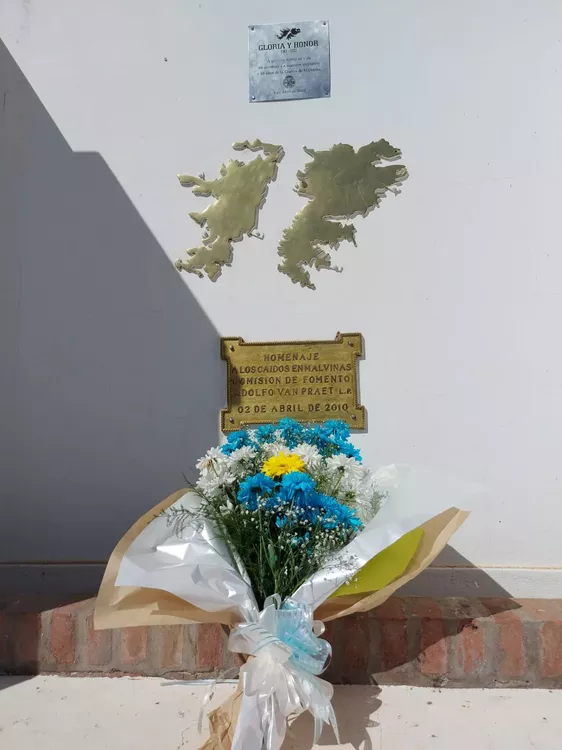 d413ba3e-2c1b-4810-a255-f13e50e8c17f