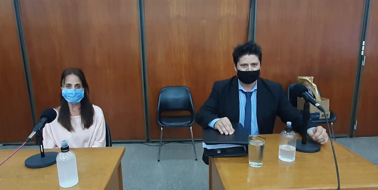 Parte querellante. Marcela Masmas y letrado Mariano Sanchez