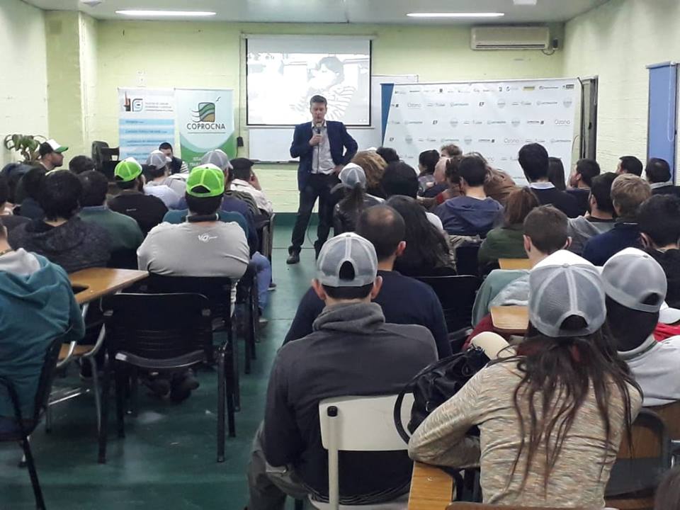 40651269_1660225047437010_6182078803766935552_n