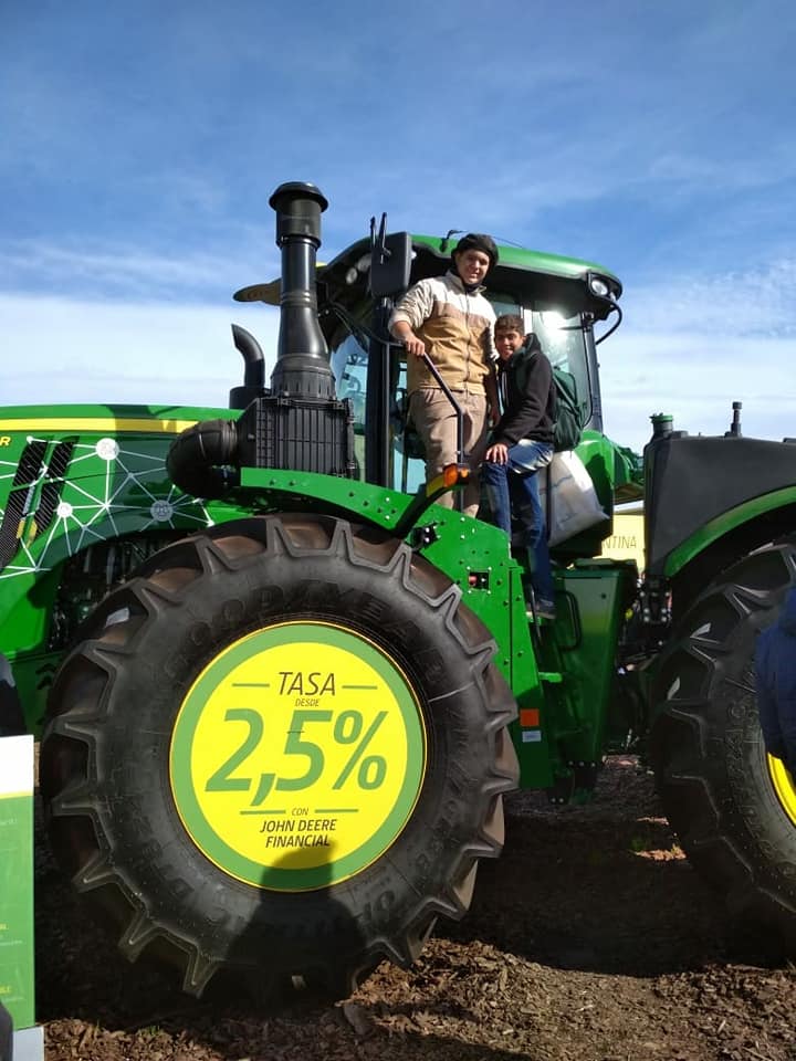 34827816_591675657883163_5496827251410337792_n