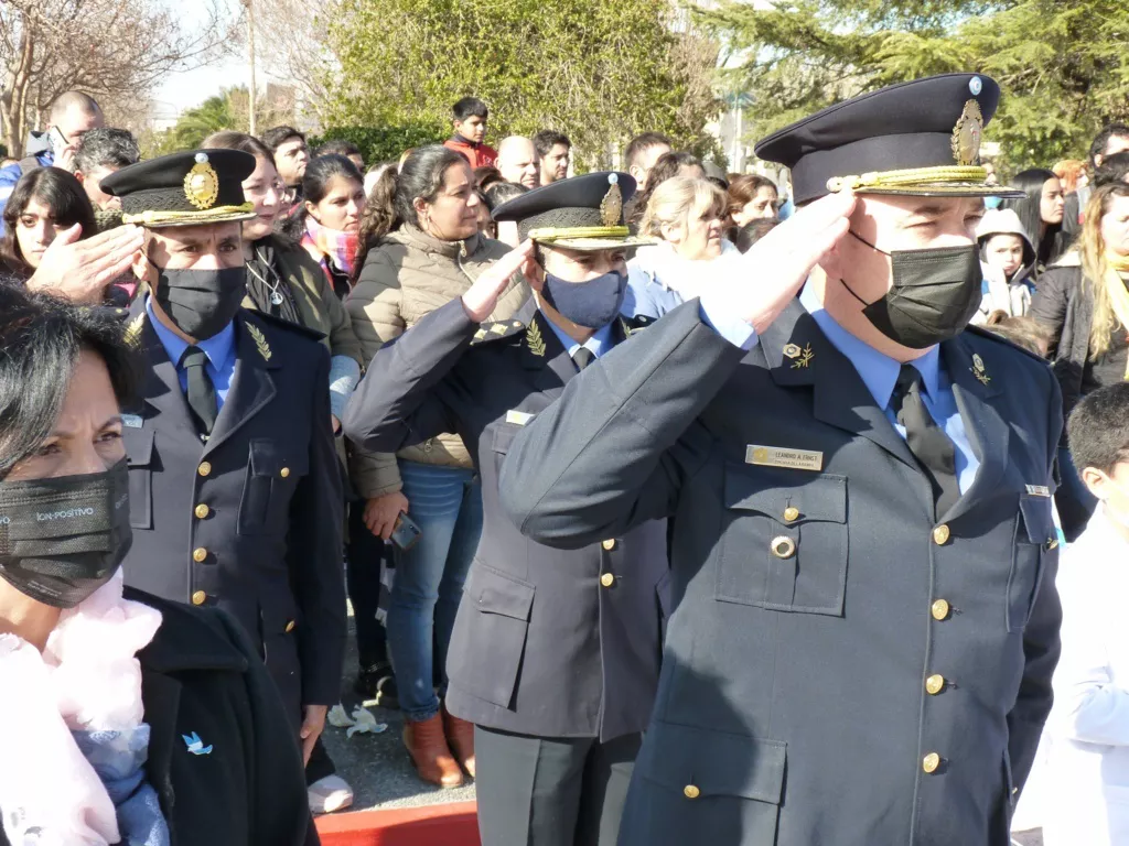 3 autoridades policiales (FILEminimizer)