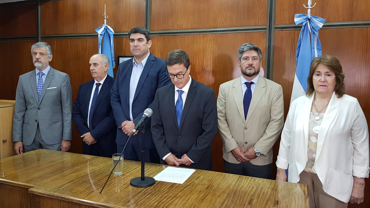 2bc460a8-0639-480d-bfcd-f4b25693c150