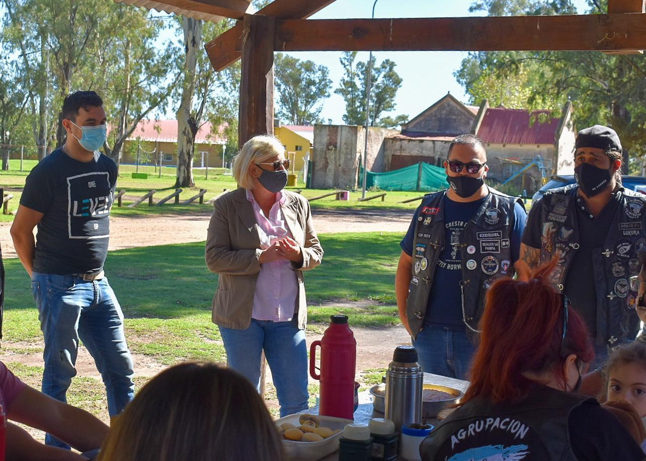 e2d034ba-ddd1-44d3-9673-f5b97f11aeaf