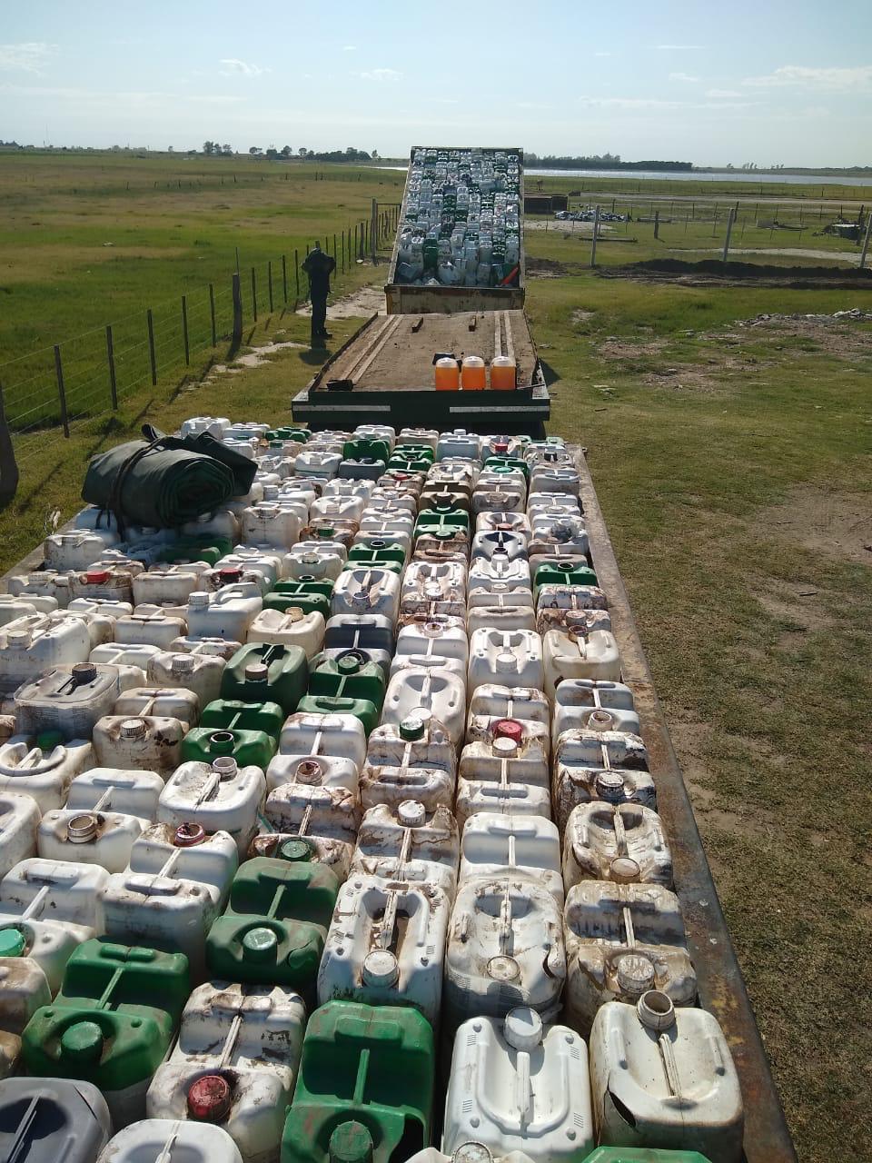 BIDONES DE AGROQUIMICOS 2