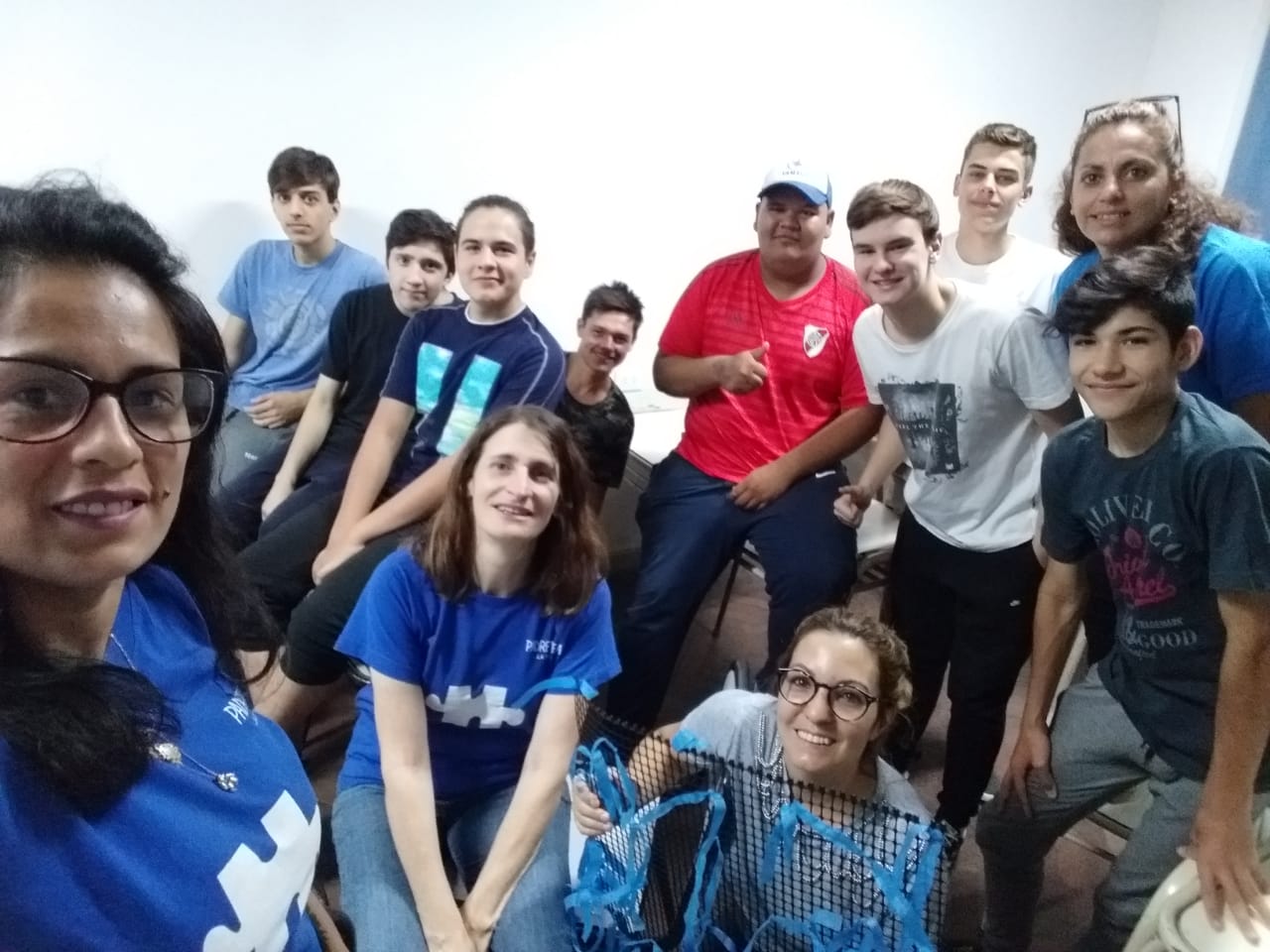 MAS LUCES MENOS RUIDO 1