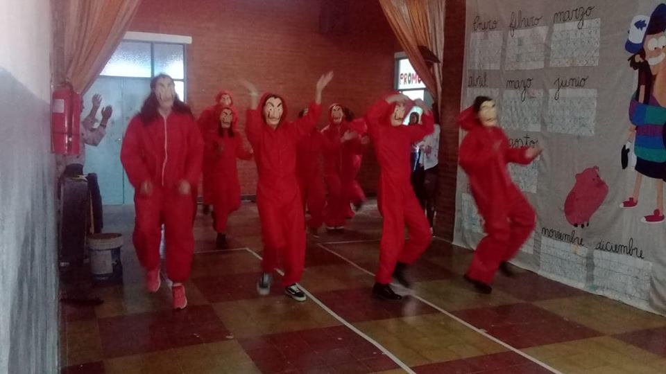 42229204_2099454106732917_7739769141724184576_n